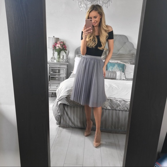 LAST ONE!!! Grey Tulle Skirt With Elastic Band - Picture 5 of 8